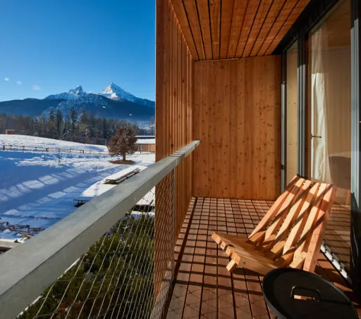 kulturhof-stanggass-carl-stahl-mesh-railing-infill-photo-josefine-unterhauser