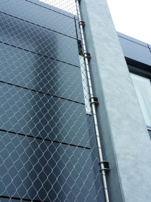 randconstructie hekwerk met buizen