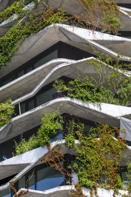 Carl Stahl cable mesh safety greenery facade at Garden Tower Wabern.