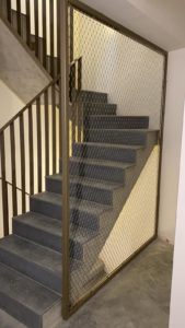 link hole net between frame